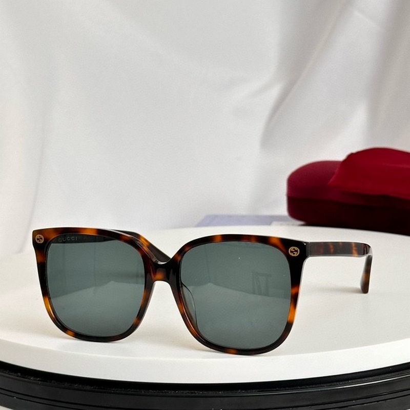 Gucci Sunglasses 243